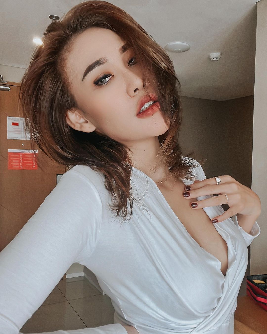 Cathy sexy Bisexual,Tall,Spanish,71-75kg,Korean